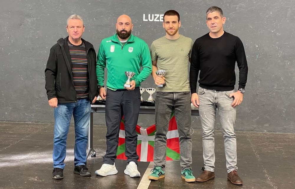 Ohorezko Mailan ariko dira  EPLEko Santxo eta Aranguren
oarsoaldea.hitza.eus/2025/11/03/oho…
Argazkia: @EPLE #Errenteria #Orereta