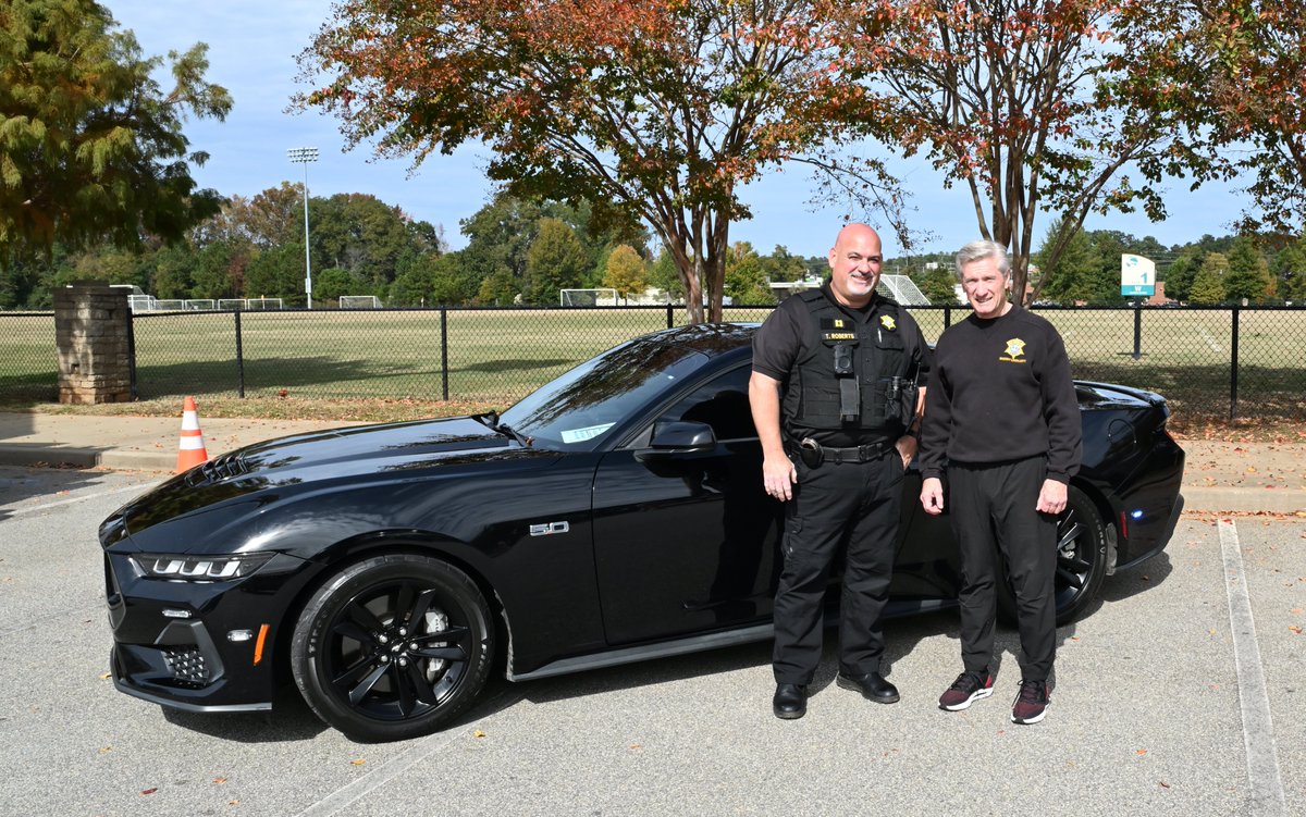 RCSD's tweet image. Sheriff Lott &amp;amp; Captain Roberts of the Community Action Team joined the community for the annual Buddy Walk 💙💛
Held each year to honor families who have a child with Down syndrome! #BuddyWalk #TeamRCSD