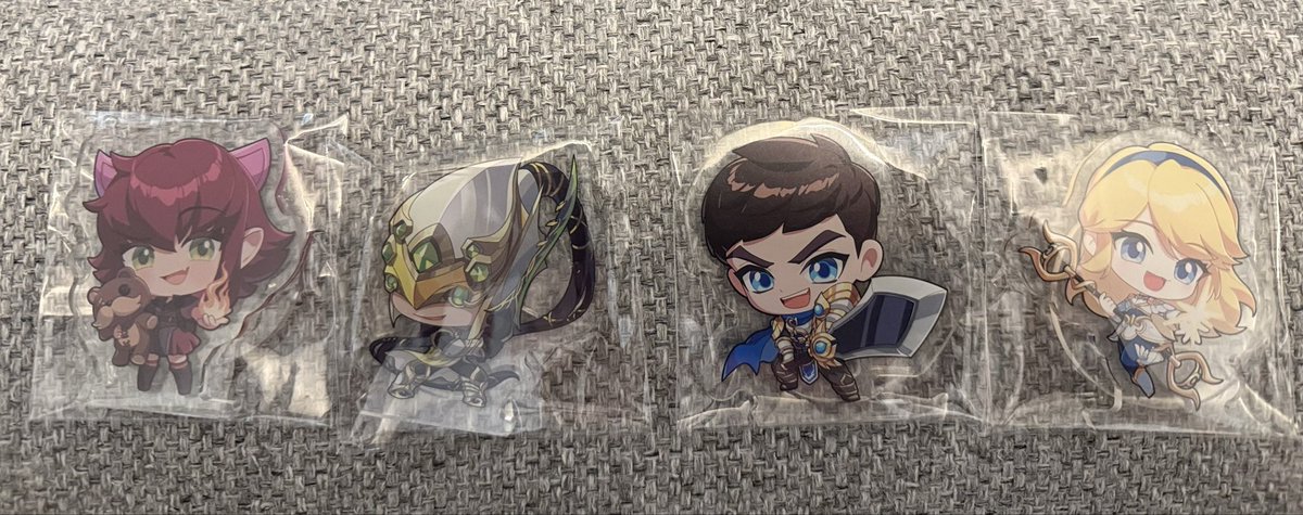 iTzSTU4RT tweet media