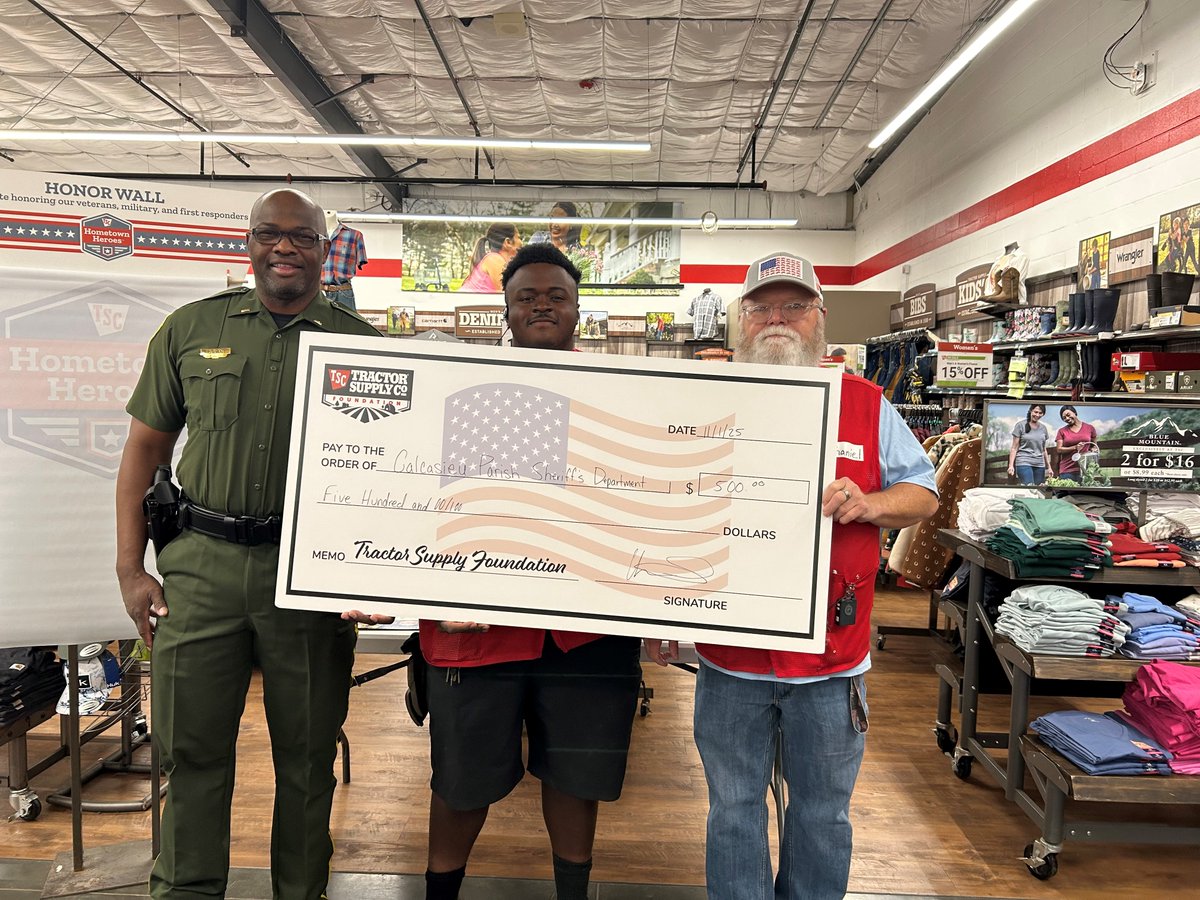 Community partnerships make a difference! 🤝
🚜Tractor Supply reached out wanting to support the youth of Calcasieu Parish and graciously donated $500 to CPSO.
Lt. Chris Ryan with Youth &amp; D.A.R.E. accepted the check on behalf of CPSO.
