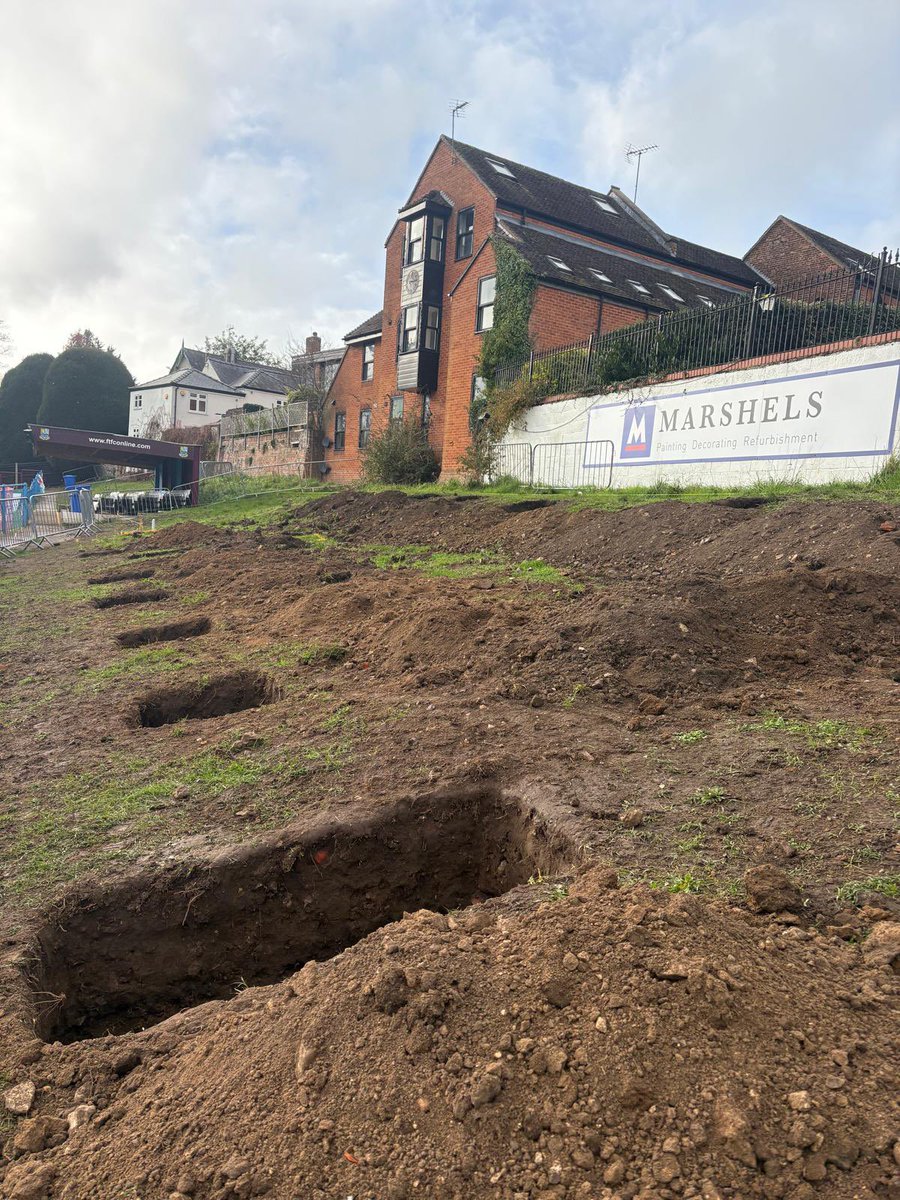 Farnham Town FC tweet media