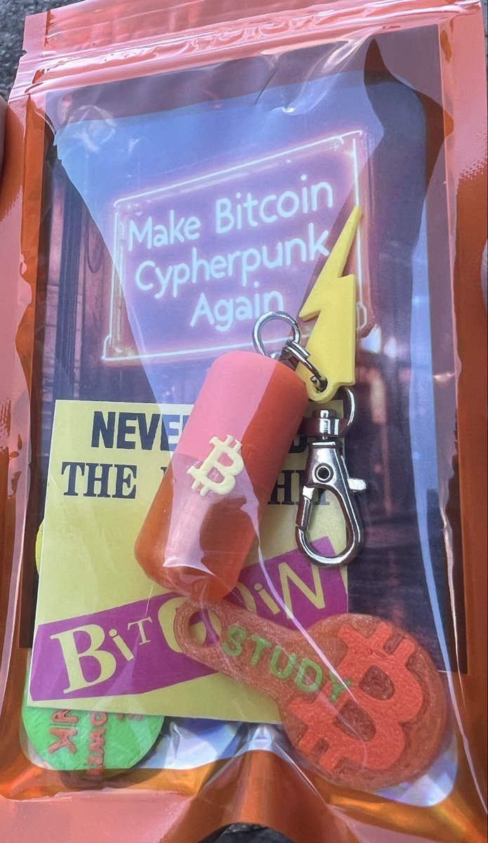 Finally the final version 🙌 🥳 orange pills that work like bolt cards 💊 ⚡️ #beyourownbank #bitcoin