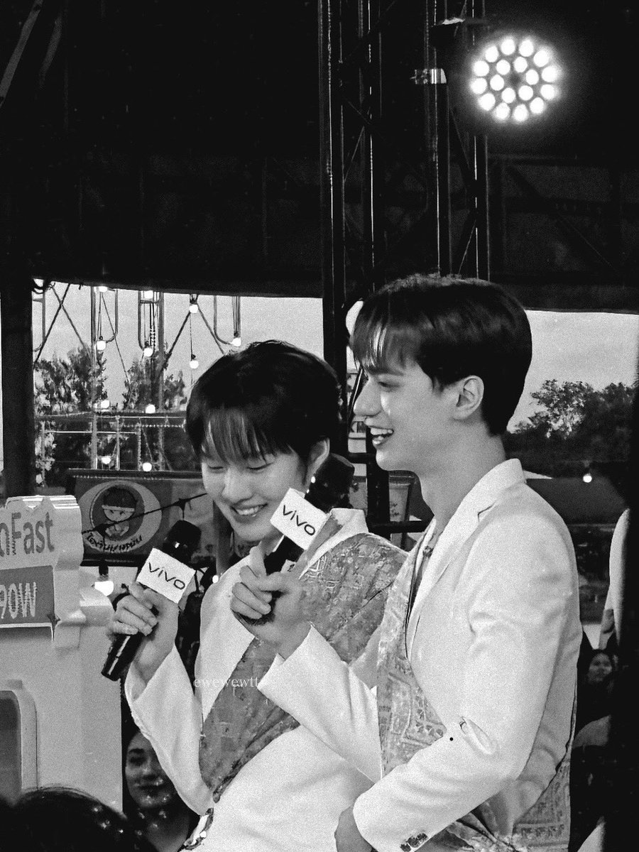 ewewewtt's tweet photo. ร้อยยิ้มที่อยากเจอ #vivoV60LitexKengNamping https://t.co/Y7oxJfjFpH