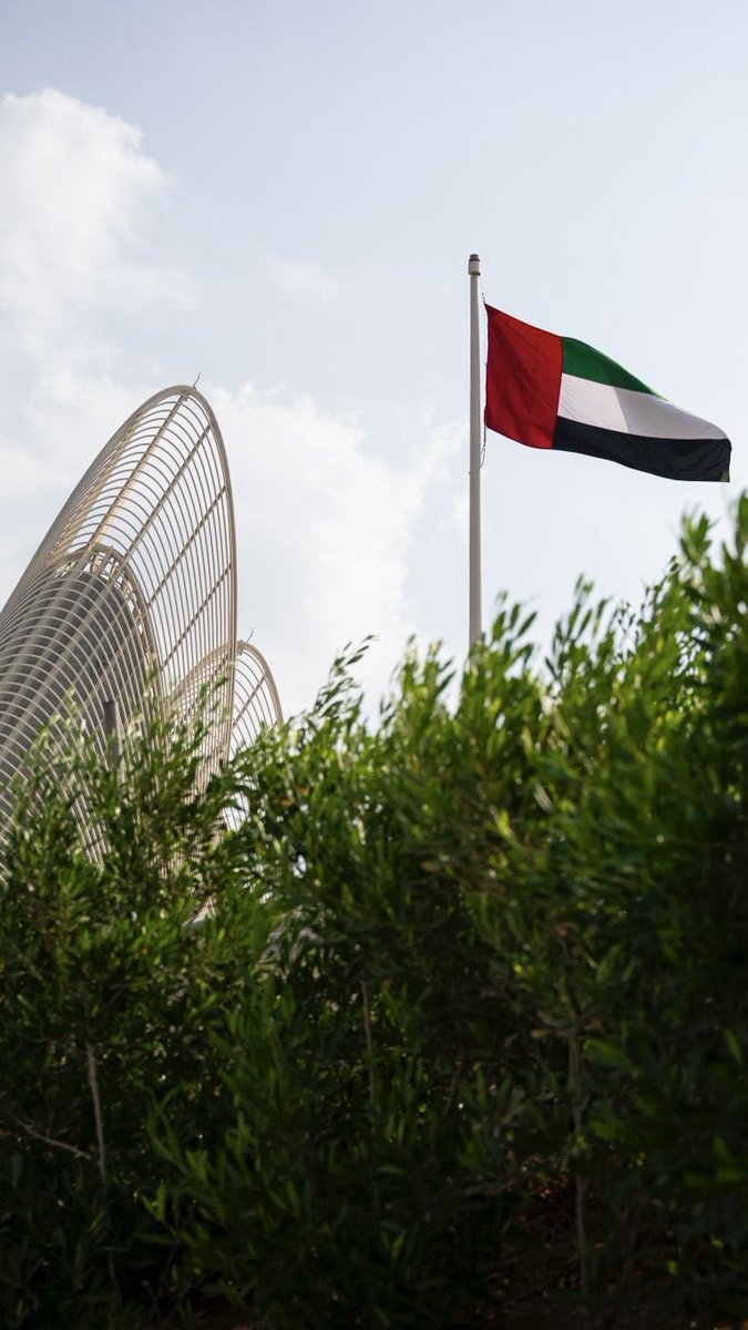 🇦🇪💛

﴿ رَبِّ اجْعَلْ هَٰذَا الْبَلَدَ آمِنًا ﴾ ☁️
#يوم_العلم 
#UAEFlagDay