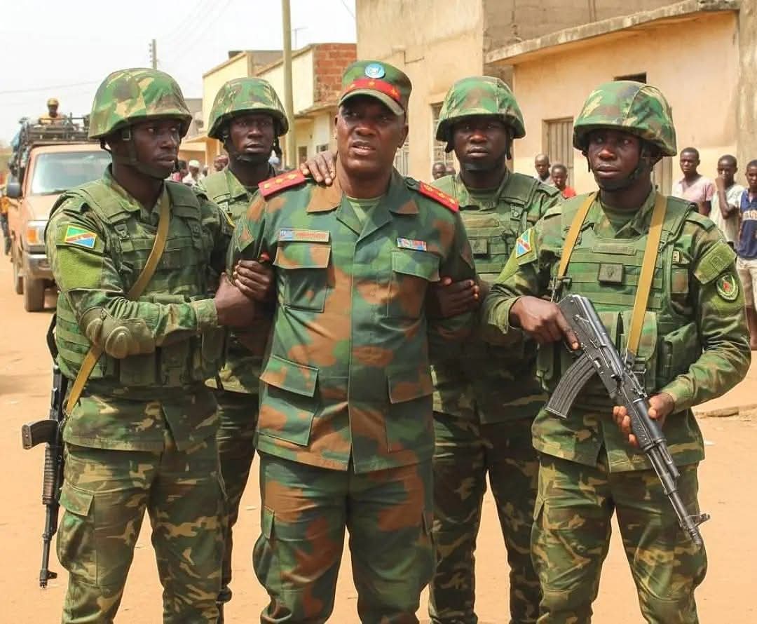 Il a perdu toutes ses batailles et maintenant ses supérieurs sont à son service !