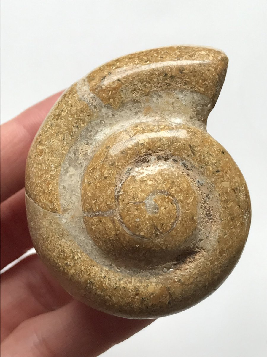 ボムストーン 原石✨ 光エネルギー超濃縮✨火山爆発から出来た石 最高