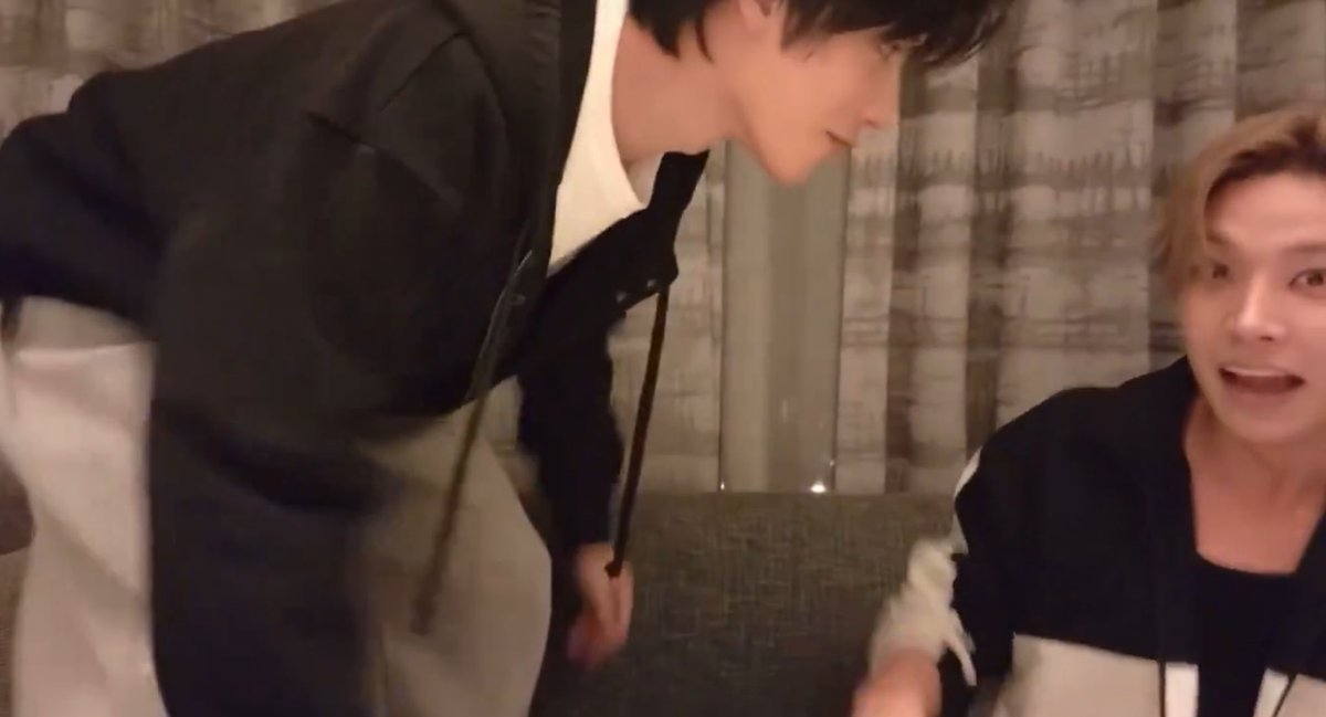 L0VELYBEOMIE's tweet image. BYEEEE THIS IS TAKING ME OUTSVSHSJS 😭😭😭😭