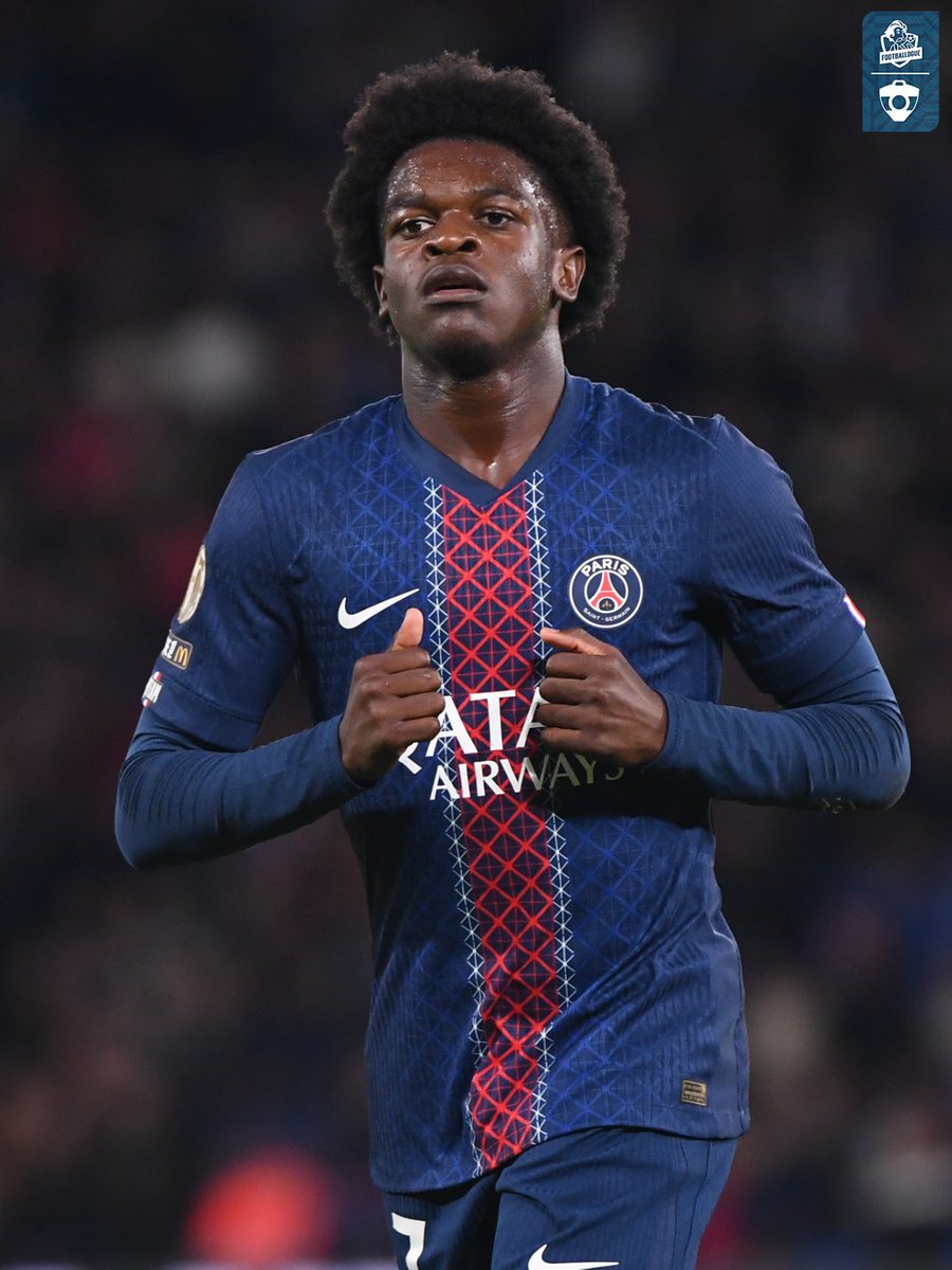 "𝗜𝗟 𝗔𝗥𝗥𝗜𝗩𝗘 𝗧𝗥𝗘̀𝗦 𝗙𝗢𝗥𝗧, 𝗜𝗟 𝗘𝗦𝗧 𝗦𝗨𝗥𝗣𝗥𝗘𝗡𝗔𝗡𝗧 !"

Luis Enrique est 𝗖𝗢𝗠𝗣𝗟𝗘𝗧𝗘𝗠𝗘𝗡𝗧 𝗙𝗔𝗡 de Quentin Ndjantou (18 ans) 🥰❤️💙

"Un joueur avec cette capacité, cette mentalité et cette personnalité... Il arrive dans le meilleur moment. 𝗝𝗘