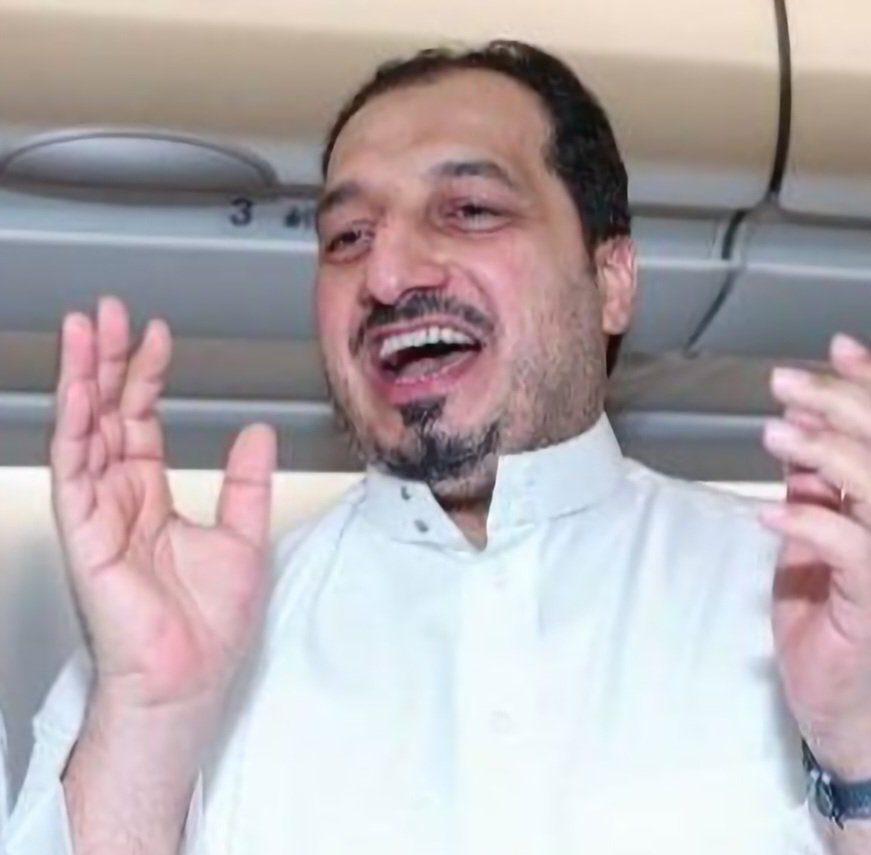 طالما التحكيم عندنا سيء بنظر الهلاليين والاتحاد السعودي سيء ولجنة الحكام سيئة ..

لأول مرة أوجه الدعوة لهم بأن نتكاتف ونطالب باقالة اتحاد ياسر المسحل ولجانه ، وعمل انتخابات جديدة لاتحاد سعودي جديد 

وش قلتوا ؟