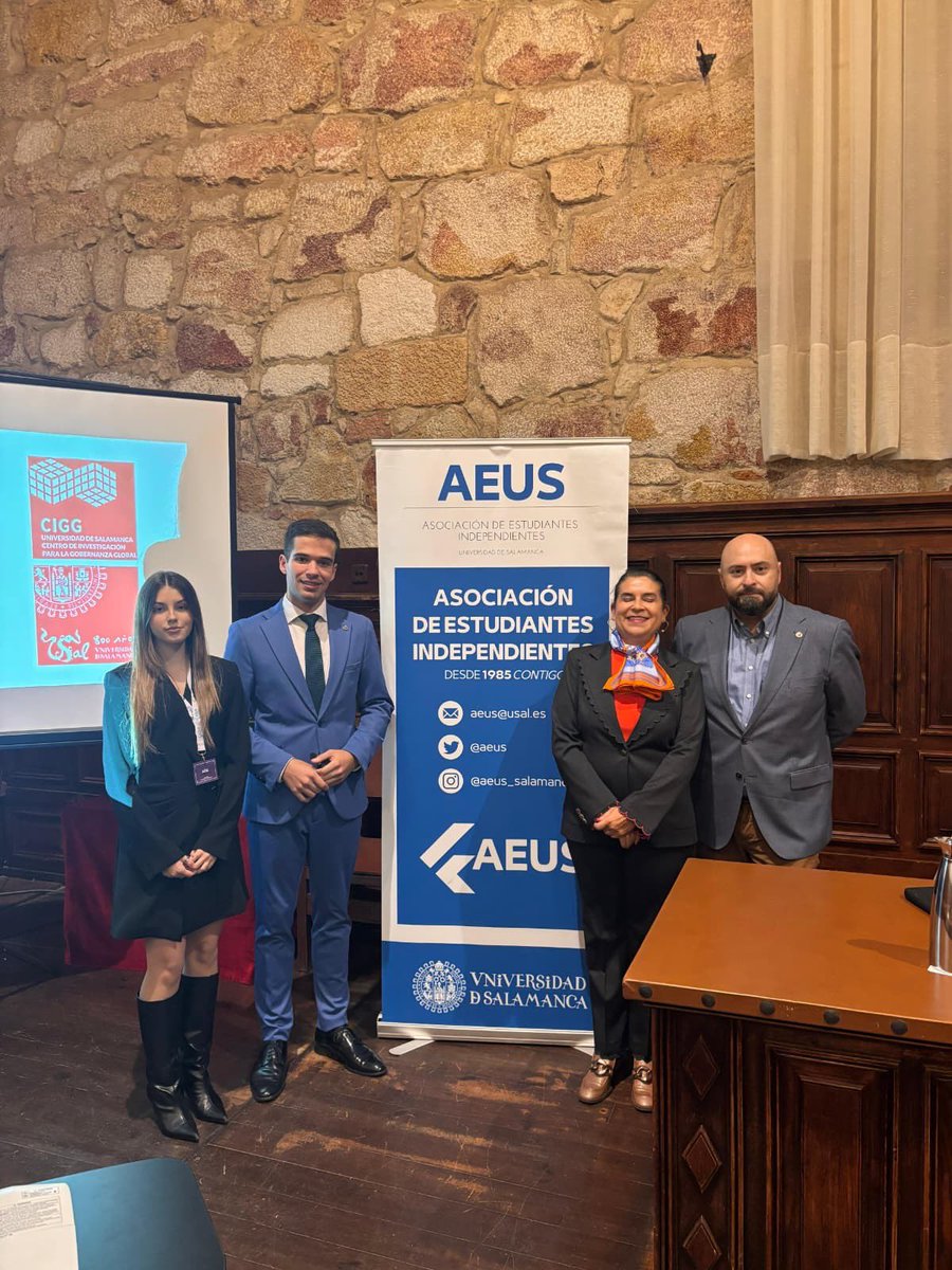 🌃Hablando de ciudades inteligentes y sostenibles en la <a href="/usal/">Universidad de Salamanca</a> y aprendiendo junto a M. Guervós.

🌱Gracias a <a href="/aeus/">AEUS</a> por la oportunidad de compartir lo que hacemos en el Virtual Institute of Sustainable Cities and Communities de <a href="/EC2U_Alliance/">EC2U Alliance of European Universities</a> y <a href="/USAL_EC2U/">USAL EC2U</a> y el <a href="/ciggUSAL/">Centro de Investigación para la Gobernanza Global</a>