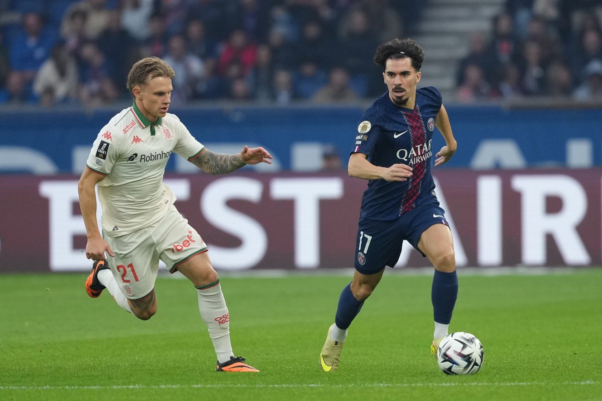 DougieCritchley's tweet photo. Vitinha hasn't been fit to play every game this season... and when he has been fit, he's been joined in PSG's midfield by a rotating cast due to injury...

And yet, this weekend he became the 1st player in Europe's Top 5 Leagues to complete 1,000 passes this season, and is currently 172 ahead of 2nd place Maxime Lopez.

These aren't just safe passes either...
🇵🇹No player has got the ball into the final 3rd more
🇵🇹His 14 chances creates is 1 more than Yamal
🇵🇹His long range passing is absolutely phenomenal... including goalkeepers only 5 players in Europe can top his 113 long passes completed
🇵🇹And he completes 83% of long passes attempted... of players to complete at least 90, only Modric (73% comes close)

If Vitinha and Joao Neves are fully fit, Portugal will be a huge threat at next summer's World Cup!