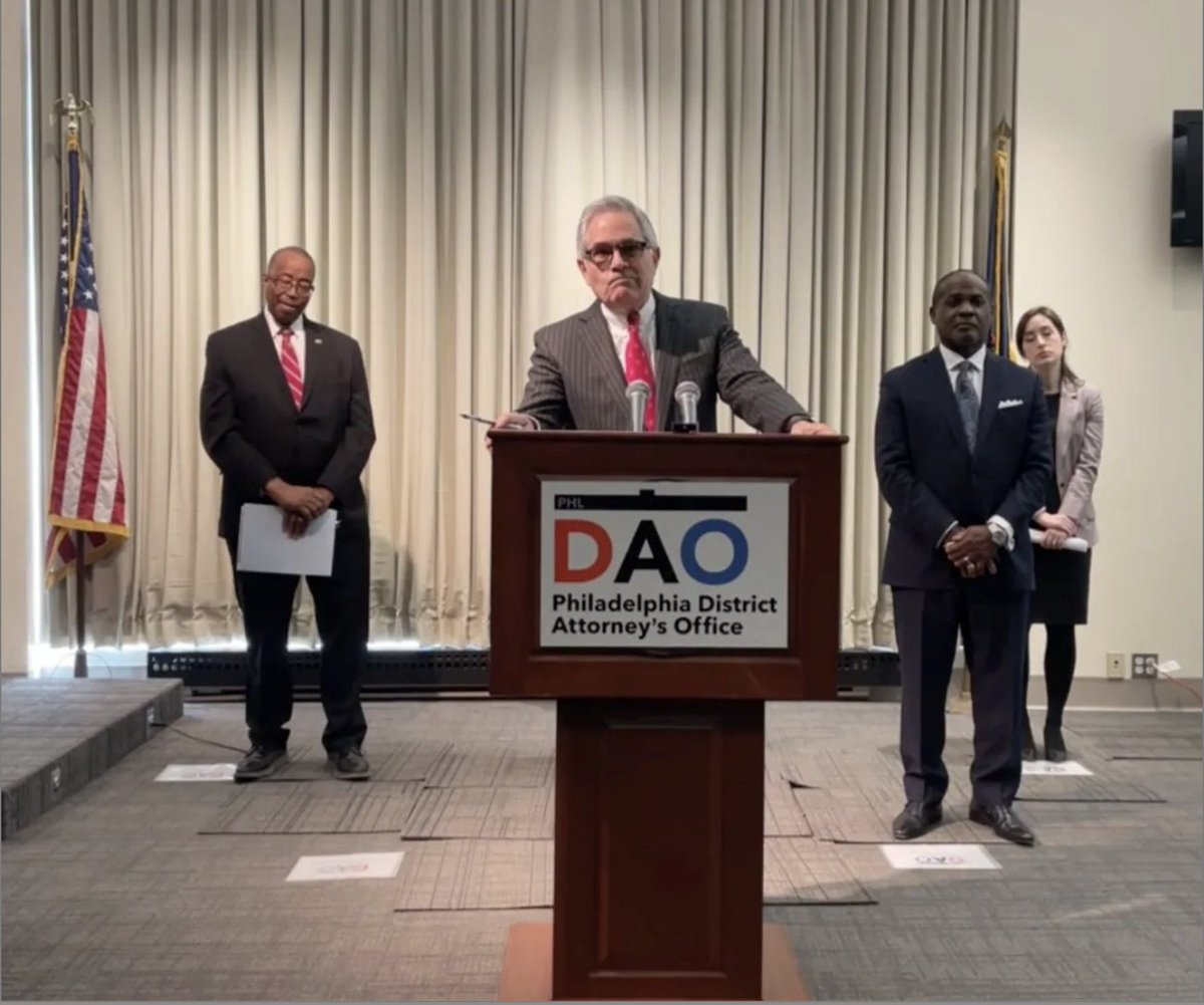 BigTrialBlog's tweet image. One more time: 120 reasons why Larry Krasner has been an unmitigated disaster as D.A.
120 stories, not one of them refuted by Krasner, who at his own press conferences, instead of answering my questions, has run away from me more than 40 times:
ralphcipriano.com/stories/big-tr…