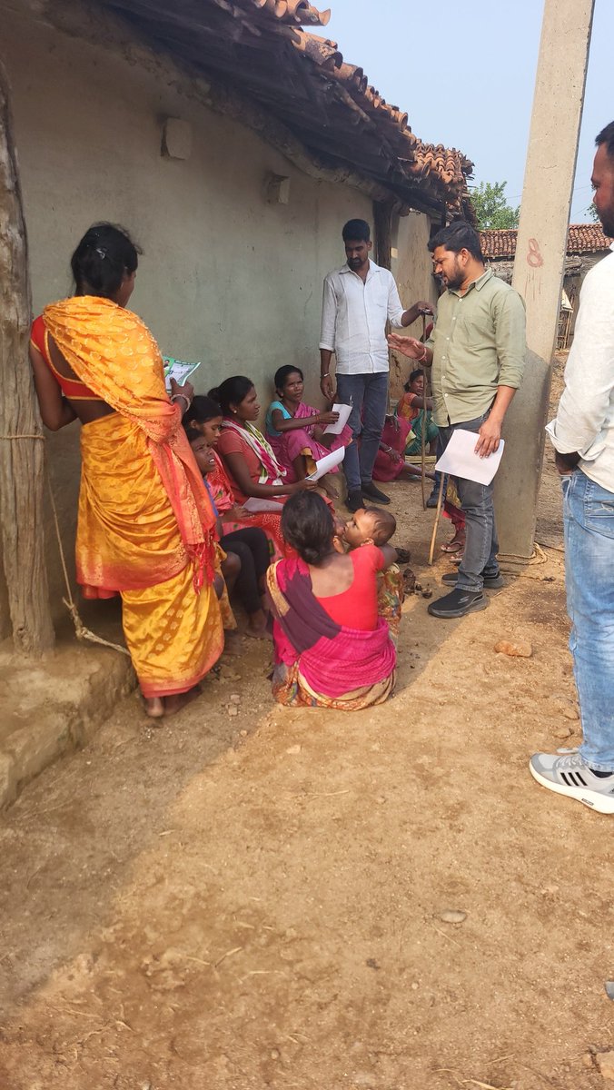 pawan199606's tweet photo. झाझा विधान सभा के महागठबंधन के राजद समथिॅत लोकप्रिय उम्मीदवार श्री @JPNYadav जी के पक्ष में आदिवासी टोला जुड़पनियां, जिना में प्रसार कर क्रमांक संख्या 2 पर लालटेन छाप पर बटन दबाकर भारी मतों विजय बनाने की अपील किए।
बिहार की जनता बदलाव के लिए है तैयार अबकी बार तेजस्वी सरकार।। https://t.co/oYZ2NbvAJj