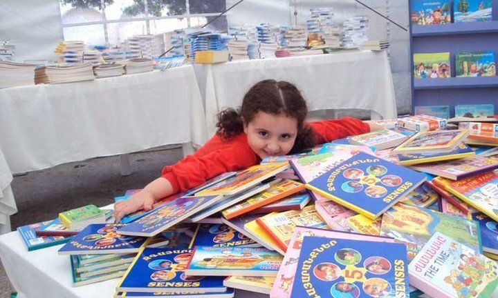 It's the first day of Children's Book Week for this fall!

Tell us your favorite children's books in the comments. Something brand new to discover; a wonderful classic; anything in between! 💛