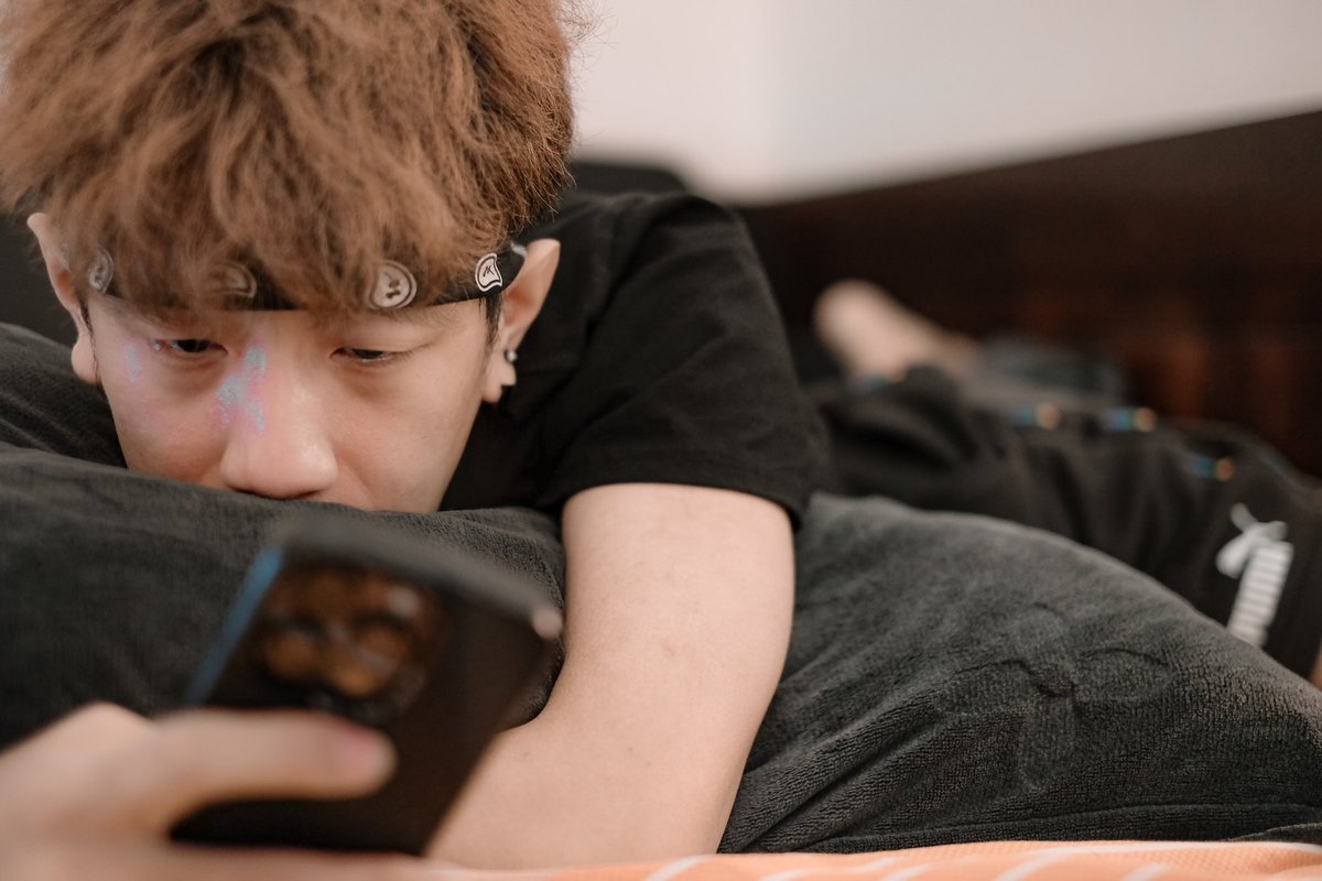 第一次用方巾這樣綁
會很怪嗎！？😐