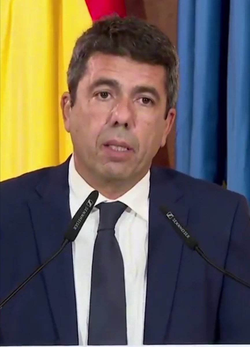 Que miserable, ni dimitir sabe 😡