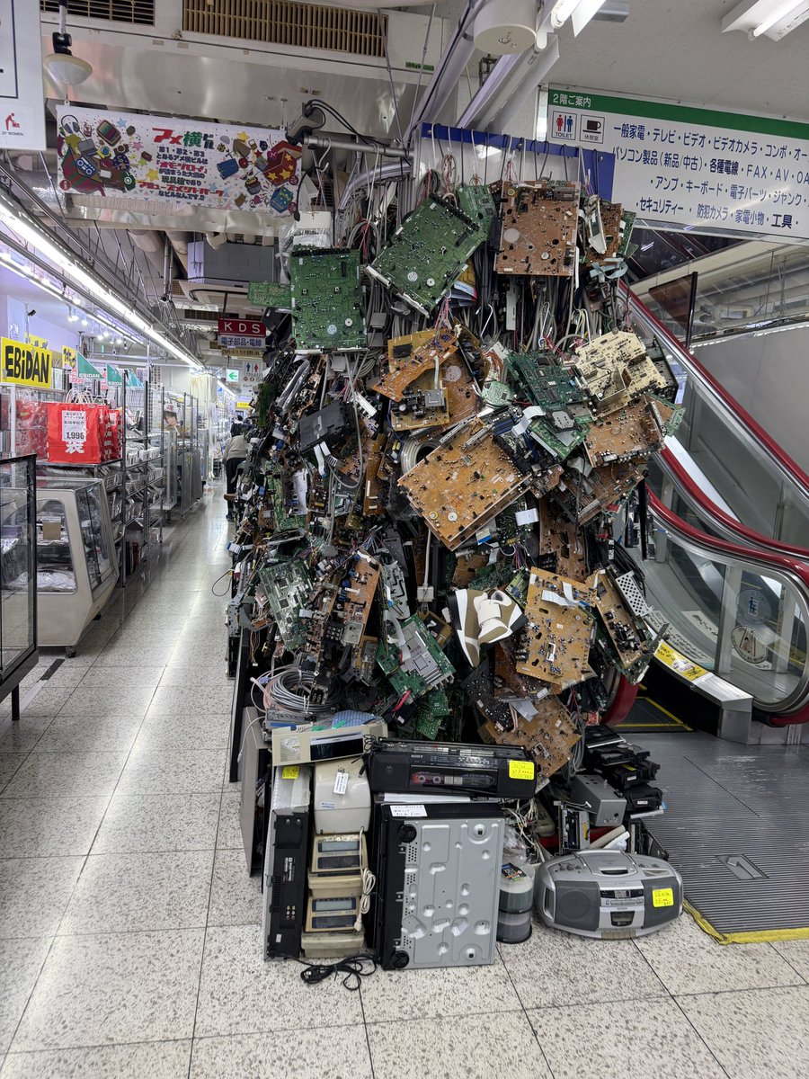 大須はアキバにもポンバシにもない独特な雰囲気が...