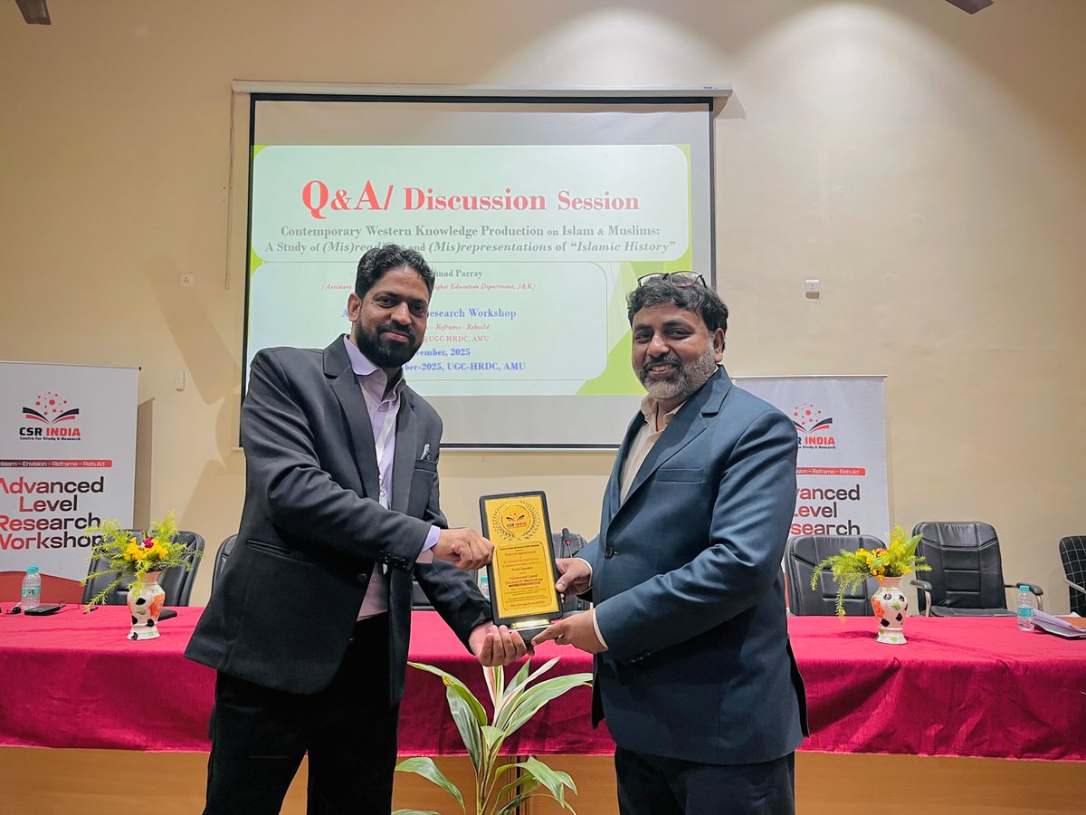 CenterForStudy1's tweet image. Session 3 covered two topics. Dr Tauseef Ahmad Parray discussed how the history of Islam and Muslims is often misunderstood or misrepresented in Western writings. Following him, Dr Irfan Waheed, talked about how artificial intelligence can help researchers in this era.