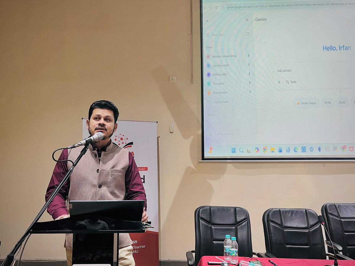 CenterForStudy1's tweet image. Session 3 covered two topics. Dr Tauseef Ahmad Parray discussed how the history of Islam and Muslims is often misunderstood or misrepresented in Western writings. Following him, Dr Irfan Waheed, talked about how artificial intelligence can help researchers in this era.