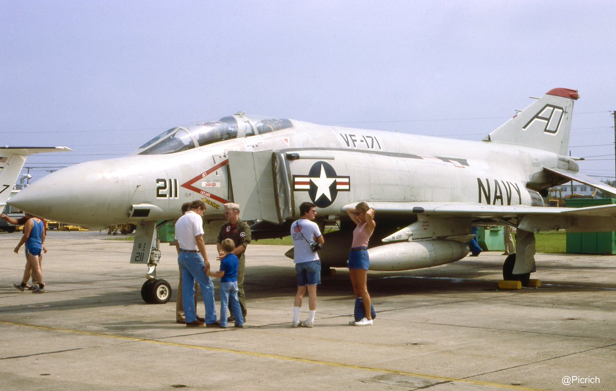 Picrich's tweet photo. US Navy McDonnell Douglas F-4 Phantom NAS Brunswick 1980 https://t.co/TRkn2fUf8N