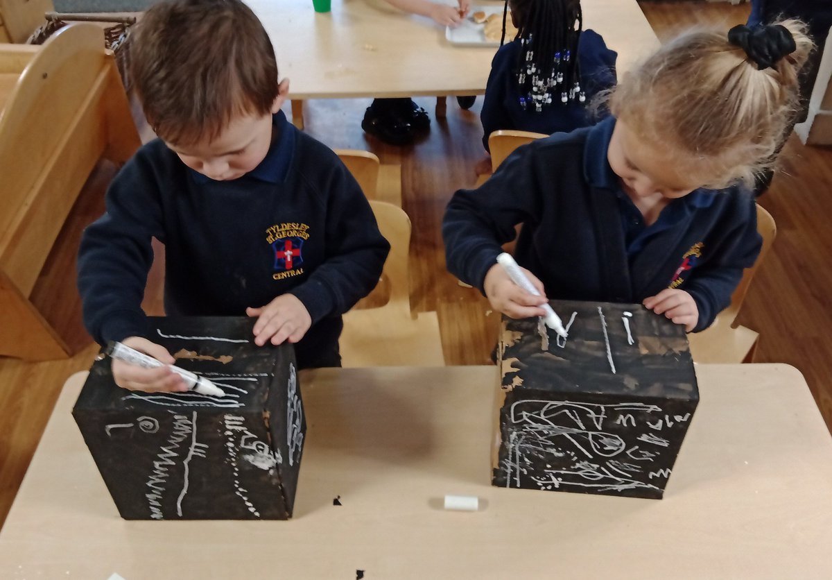 Mrs Davies tweet media