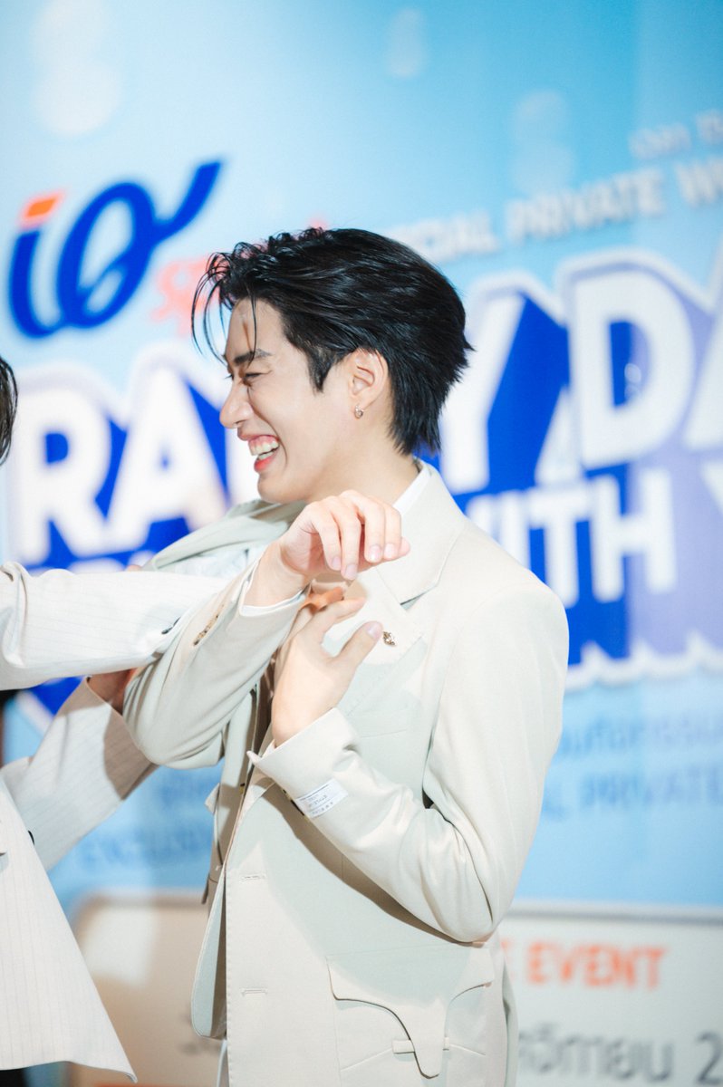 Rainy Day… Bright with You with Tle &amp; Firstone

#IQSportxTleFirstone #IQSPORT #IQSPORTRainyDayBrightWithYou #TleFirstOne