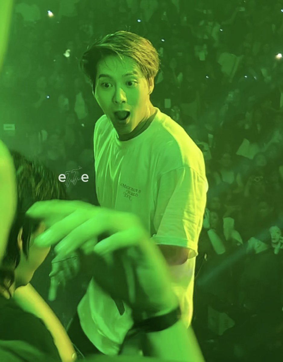 GOT7isOT7's tweet photo. caught this moment of jackson being amazed by one of the fans dancing 🤭 he's literally the 😯 emoji https://t.co/4yZsU1C2A9