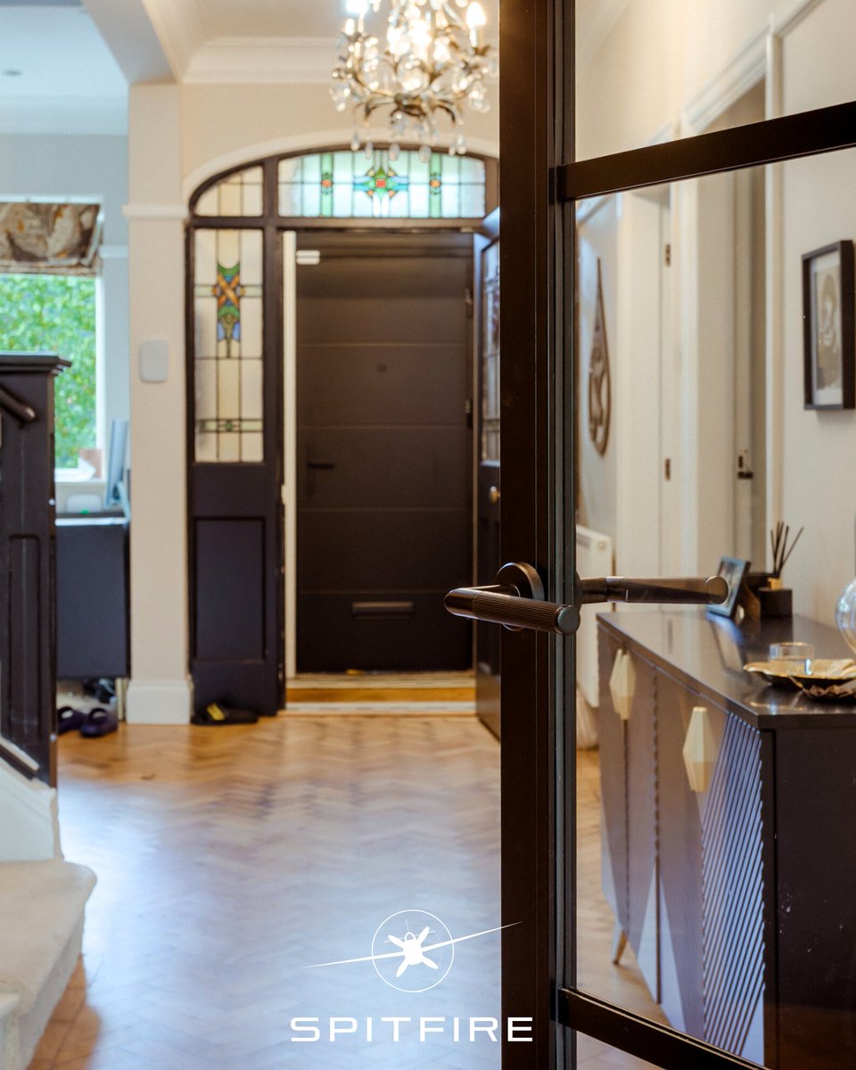 SpitfireDoors's tweet image. The Spitfire S-100 Aluminium Door brings contemporary style to classic spaces. 
Where elegance meets everyday strength.

🔗 Explore the S-100 Collection at spitfiredoors.co.uk

#SpitfireDoors #S100 #AluminiumDoor #LuxuryEntrance #ModernDesign