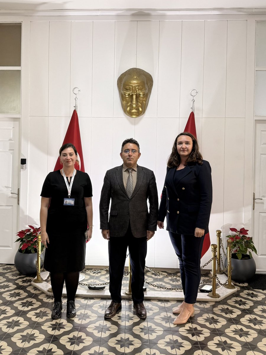 Bahçeşehir Koleji Marmaris Kampüsü Anaokulu Müdürü Tuğba Değirmenci ve Kurumsal İletişim Yöneticisi Eda Pınarkaya, Kaymakamımız Sayın Nurullah Kaya’yı makamında ziyaret etti.

Ziyarette okulda yürütülen eğitim faaliyetleri ve planlanan projeler hakkında bilgi verildi.