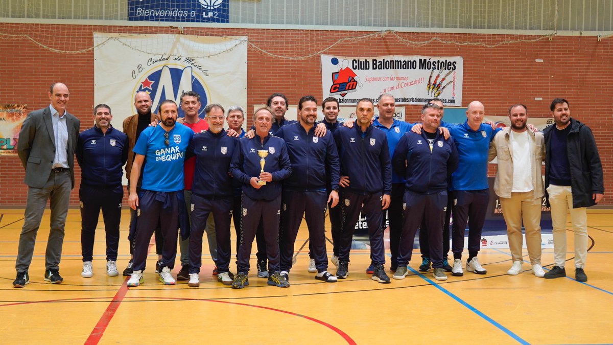 🏐 Móstoles celebró los días 1 y 2 de noviembre el XLVIII Campeonato Nacional de Balonmano de Veteranos, organizado por el <a href="/CBMostoles/">Balonmano Móstoles</a> en colaboración con la <a href="/fedmadridbm/">Fed. Madrileña BM.</a>.

🔎+info: mostoles.es/es/noticias