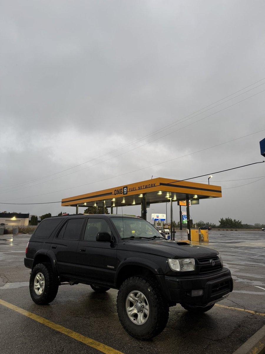 small lift and 33s on the 4runna