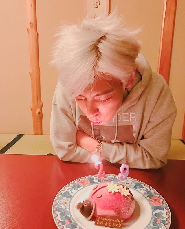 puTOPinamo's tweet photo. Happy Birthday to our dearest Seunghyun! ❤️

ALL EYES ON TTTOP
#HAPPYTOPDAY #CHOISEUNGHYUN #최승현 https://t.co/c4biNNIZvZ