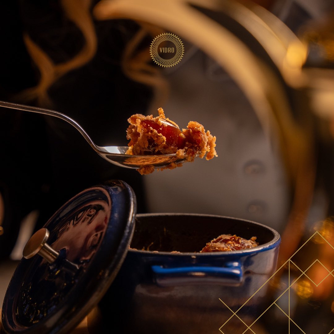 ما تكتمل القهوة السعودية إلا بقشد اللوز المميّز من ڤيدرو 
محضّر من أجود التمور ودقيق اللوز—ناعم، غني، ويجيك دافي.
جرّبه اليوم