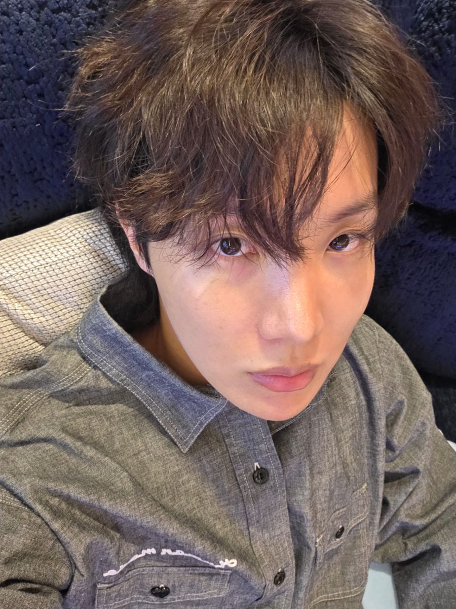 ArlethN39's tweet photo. i vote #jhope for #2025MAMAVOTE https://t.co/pSmwvRJz0E
