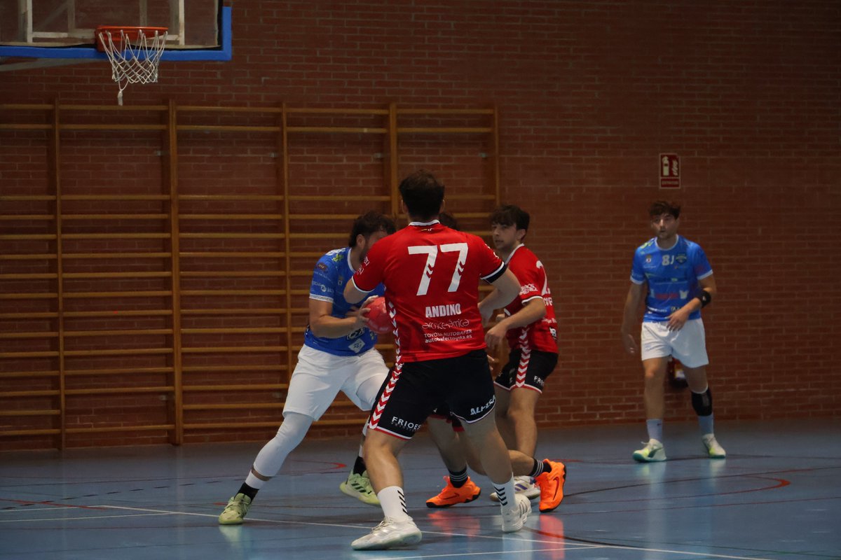 Victoria a domicilio para el UBU ParqueNorte🤾 

Nuestros jugadores logran un valioso triunfo ante el Foyelsa BM Arroyo (25-30) 

Seguimos aprendiendo en cada encuentro 💪

📝 Lee la crónica aquí: balonmanoburgos.es/ficha/Z5166EB3…