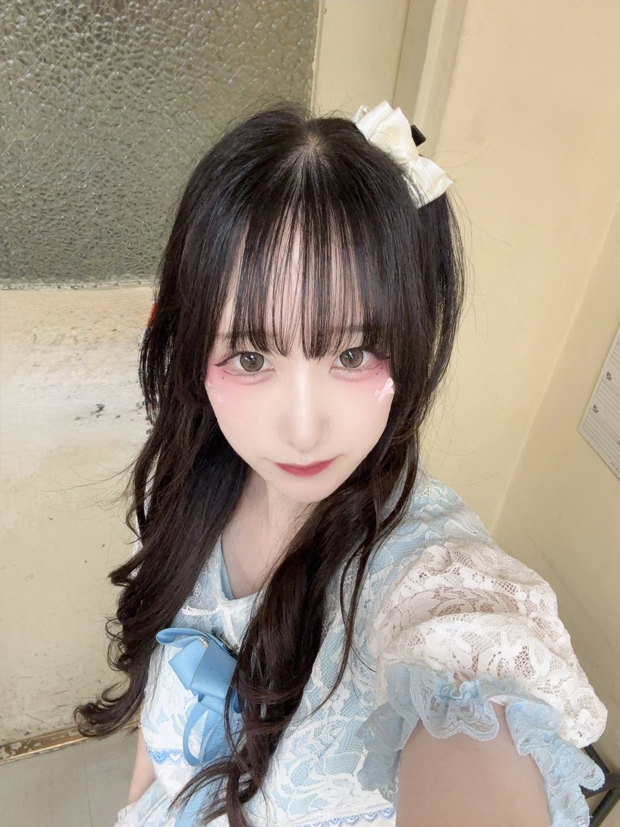 【11/8(土)ライブ🎤⭐️】

📍池袋リヴォイス
⏰️開場17:45 開演18:00
🎤第二部出演！
🎁ソロ写メ
💰️¥500‼️

🎟️ t.livepocket.jp/e/20251108revo…