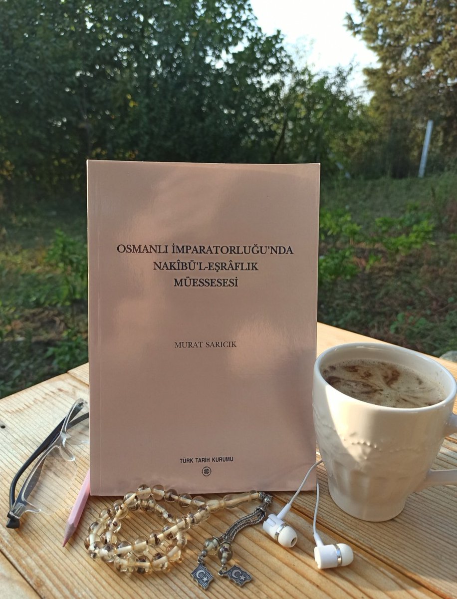Osmanlılarda Hz Fatıma'nın soyundan gelenler,ister hasenî ister hüseynî olsun Seyyid ünvanı ile zikredilirdi
🎼🎵 #özerözel #kitap #kahve #müzik #okumakgerek  #nakibüleşraf #ehlibeyt #alibeyt #seyyid #şerif #fatima #hasan #hüseyin   #nikabet #müessesesi  #hüccet #sidayet