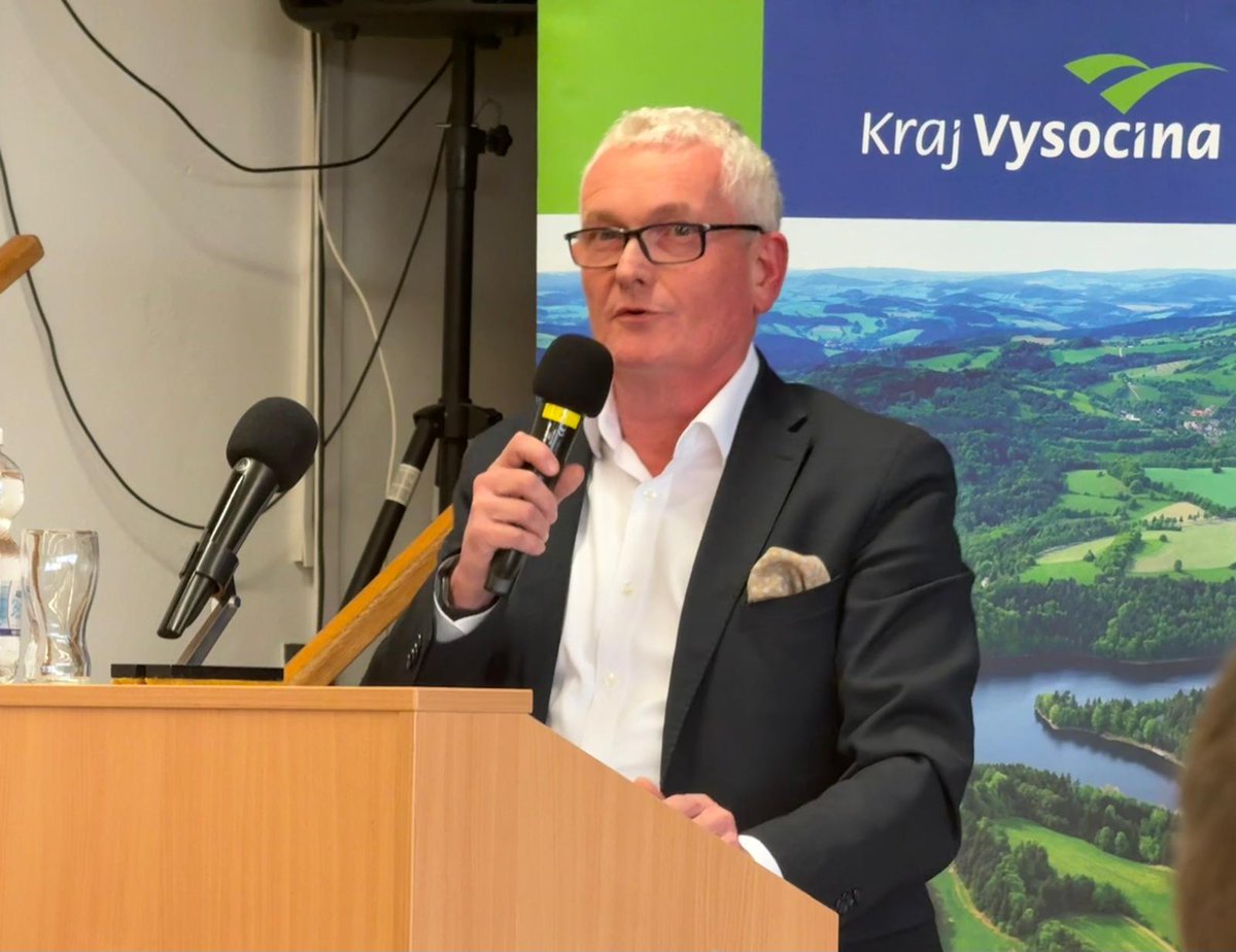 Zástupci ČTÚ dnes na setkání starostů kraje Vysočina vysvětlili postup při ověřování kvality pokrytí mobilním signálem, postup určování a  měření tzv. bílých míst, tedy míst s horší kvalitou signálu, a možné nástroje zlepšení. Nabídli jsme přímé jednání s jednotlivými starosty i