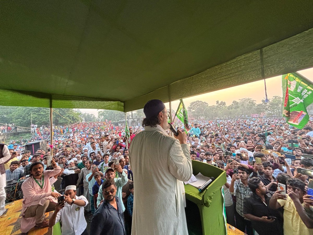 aimim_national's tweet image. AIMIM अध्यक्ष बैरिस्टर @asadowaisi साहब ने आज हाई स्कूल, अमौर में AIMIM उम्मीदवार जनाब अख्तरुल ईमान साहब के समर्थन में एक विशाल जनसभा को संबोधित किया और अवाम से अपील की कि 11 नवम्बर को पतंग निशान पर बटन दबाकर @Akhtaruliman5 साहब को एक बार फिर कामयाब बनाएं और उन्हें विधानसभा…