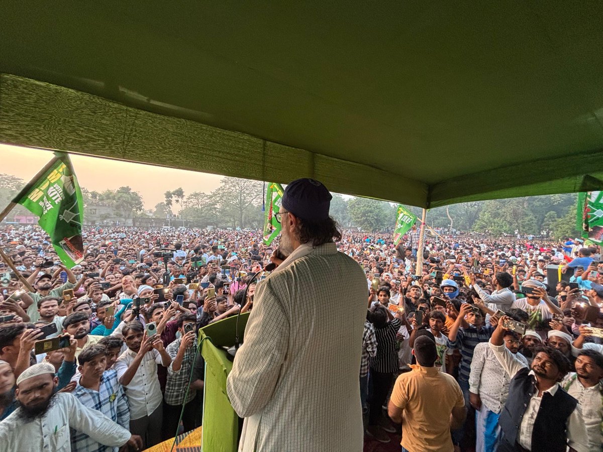 aimim_national's tweet image. AIMIM अध्यक्ष बैरिस्टर @asadowaisi साहब ने आज हाई स्कूल, अमौर में AIMIM उम्मीदवार जनाब अख्तरुल ईमान साहब के समर्थन में एक विशाल जनसभा को संबोधित किया और अवाम से अपील की कि 11 नवम्बर को पतंग निशान पर बटन दबाकर @Akhtaruliman5 साहब को एक बार फिर कामयाब बनाएं और उन्हें विधानसभा…