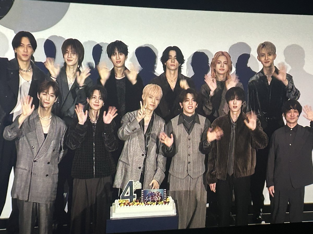 ___tjyk's tweet photo. やっと仕事休みで映画見に行けた💯
舞台挨拶の匠海のビジュ素敵すぎたしゆっくりネタバレするの愛おしかったなあ、、 https://t.co/D0EztN2OJP