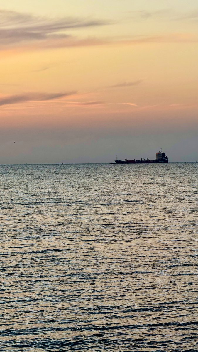 😶😋 #PhotoOfTheDay