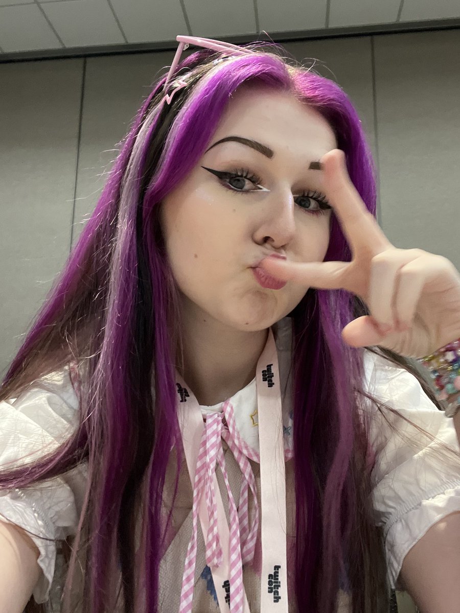 RBLXEarthman's tweet photo. @callmehhaleyx HAPPY 22ND BIRTHDAY!!!!  You’ve done so much this year and I’m very proud of you!! I’m so happy I’ve been with you for the past 6 years and I’m excited to spend the rest of my life with you!!! https://t.co/0K43U8i8Uv