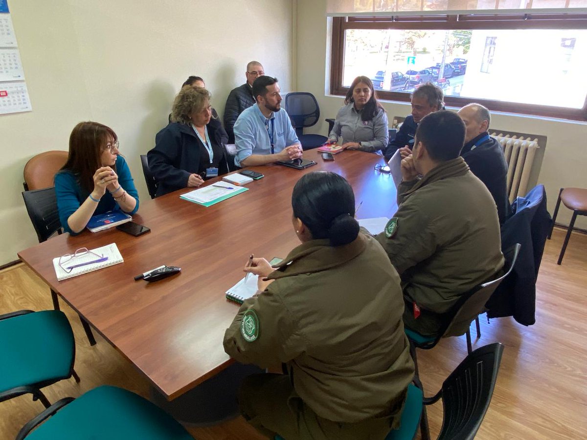 Seremitt Alejandro Goich y equipo de Transporte Público Regional y Fiscalización en reunión de coordinación por las elecciones del próximo 16 de noviembre. 

Junto al municipio, Carabineros y gremios de colectivos se analizaron detalles para la seguridad de la ciudadanía.
