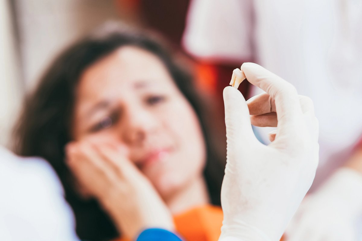 dental_canada's tweet photo. 🍷🚫 Just had a tooth pulled? Hold off on that drink! Alcohol can slow healing &amp; increase infection risk. Learn when it’s safe to drink again after a tooth extraction 🦷👇
👉 https://t.co/C9FenLxbRx
#DentalHealth #ToothExtraction #OralCare #CanadaDentalNetwork https://t.co/OzIUpK1xy8