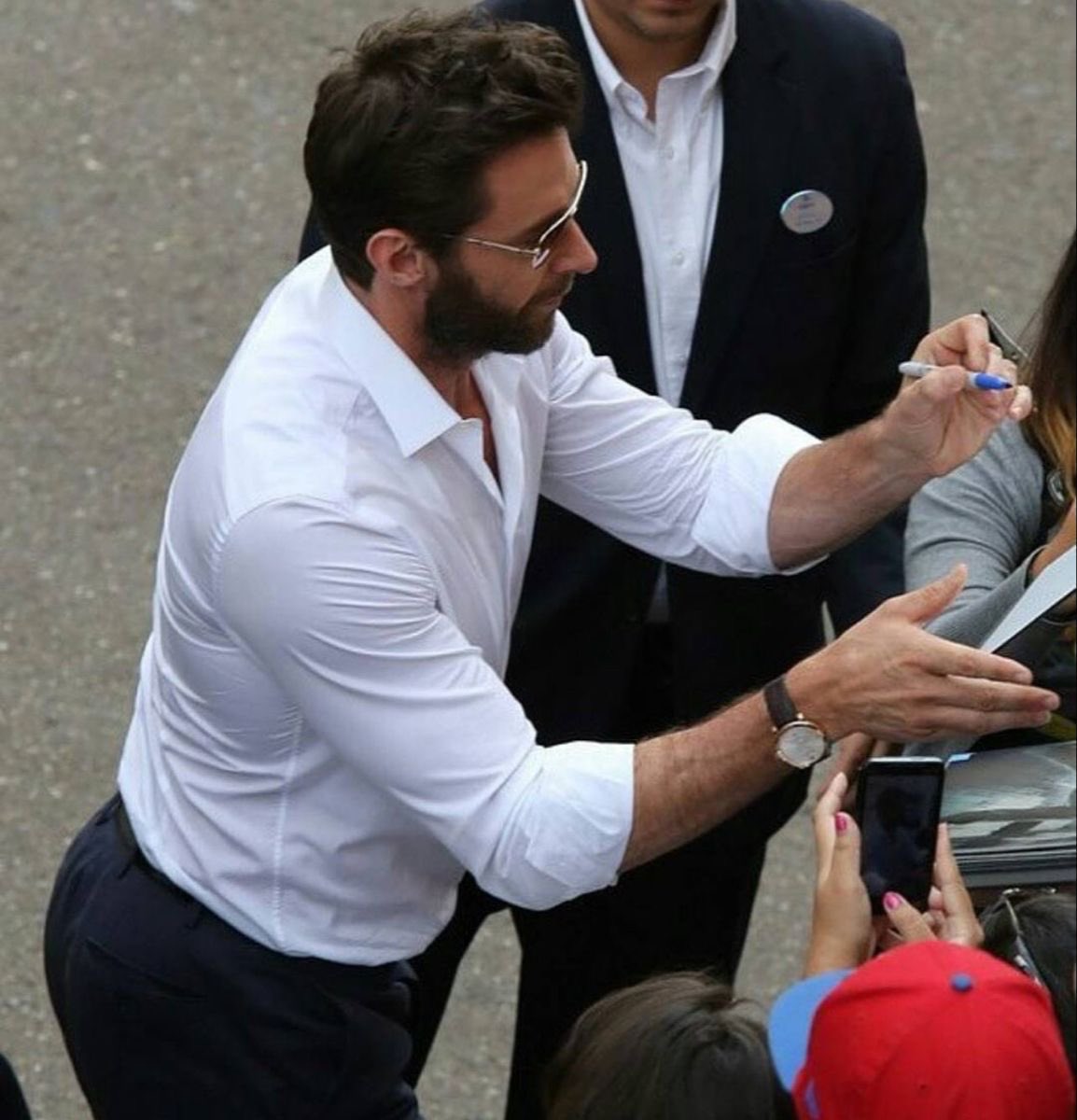 dailyhughbert's tweet photo. day 176 is baby got BACK hugh for the comeback!

sorry for the break - back now!

#hughjackman https://t.co/HHoNRNOsVk