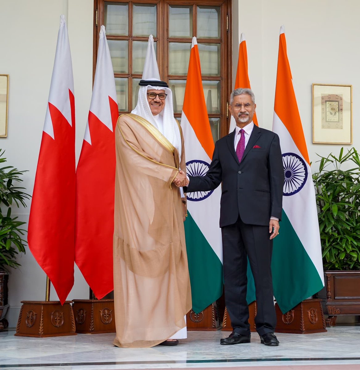 bahdiplomatic's tweet image. عقد اجتماع الدورة الخامسة للجنة الوزارية البحرينية الهندية المشتركة

 bit.ly/47RQloi