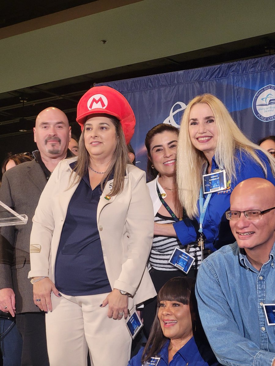 The English Center tweet media