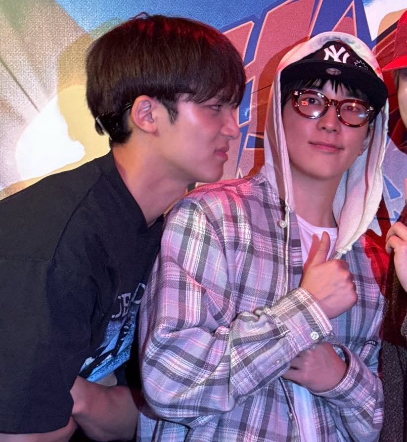 favorite posing ni dhie kay mhie????