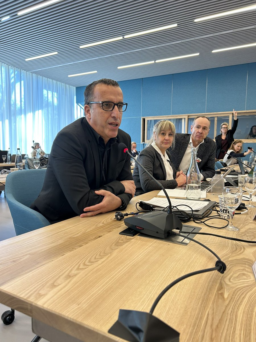 <a href="/Bouzeghoub_HGre/">Hassen Bouzeghoub</a> rappelle que la lutte contre les stupéfiants dans les quartiers populaires passe d’abord par l’accompagnement de notre jeunesse, en soutien des familles #CMGrenoble